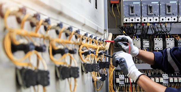 Professional Electrician technician working in Winchester, MO